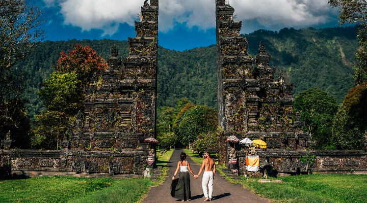 The luxury travel retail space is booming – and retailers are getting in on the act. Bigstock