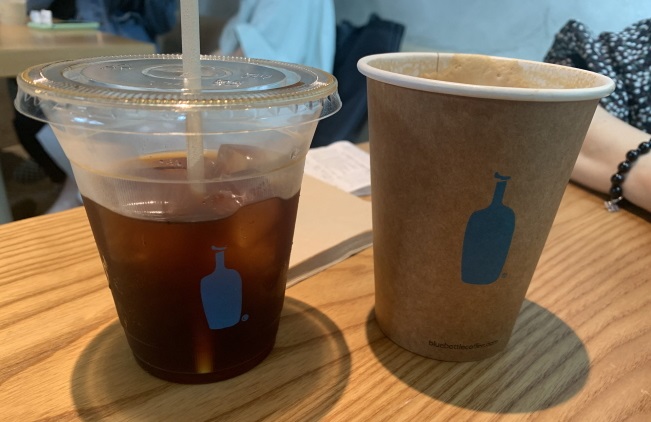 The coffee industry believes that Blue Bottle contributed to the popularization of specialty coffees, once popular only among coffee enthusiasts. (image: Korea Bizwire)