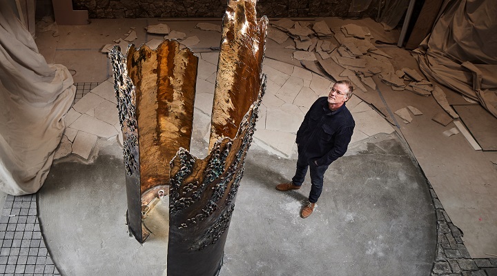 Eco Outdoor’s showroom with sculpture by Mika Utzon Popov