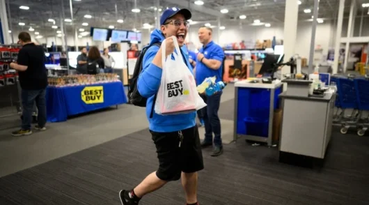 Best Buy customer