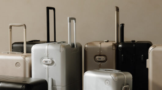 Image of suitcases.