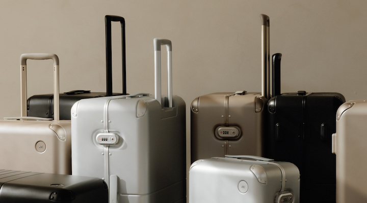 Image of suitcases.