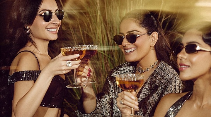 models in Lenskart glasses