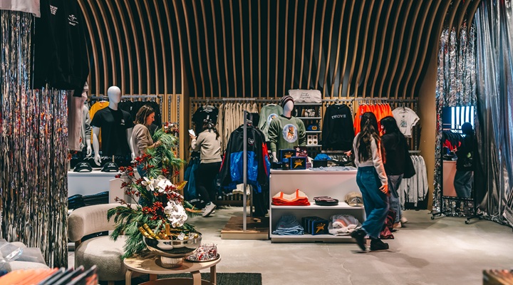 The store offers of vinyl, merchandise, and accessories from UMG's artist roster.