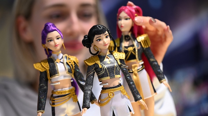 Figures from the 'KPop Demon Hunters' toy series.