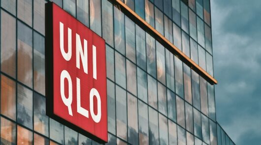 Uniqlo building logo