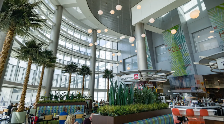 Miami International Airport (MIA)