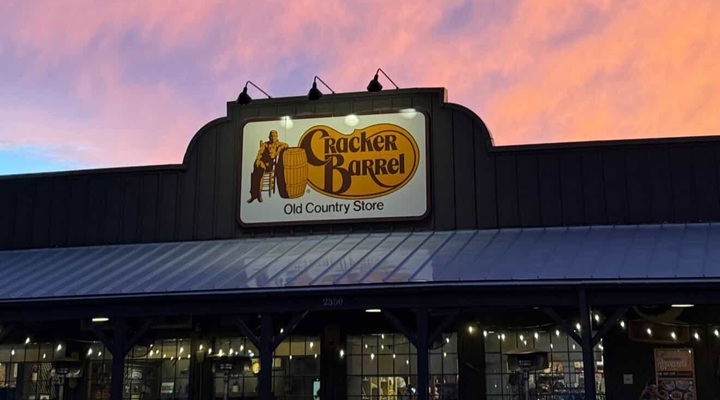 Cracker Barrel store sign